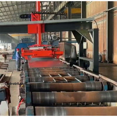 Automatische machine voor het laden en lossen van aluminiumplaten