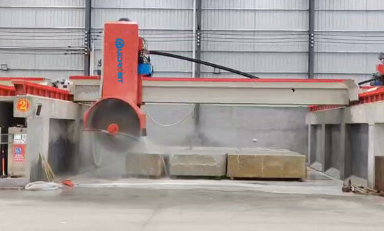 Voor het verwerken van geïmporteerde steen van hoge waarde 0,01 mm nauwkeurige brugzagen die zorgen voor een dikte van de plaat met een afwijking van nul